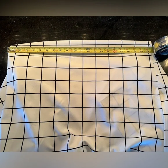 Zara White and Black Long Vest with Notched Lapels - Picture 7 of 10